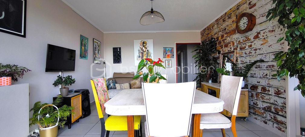 A louer APPARTEMENT T3 60 M2 TERRASSE  SALON DE PROVENCE