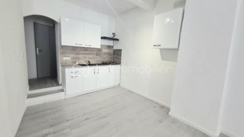 A louer APPARTEMENT T3 65 M2  CUERS