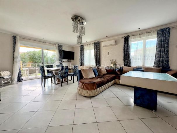 A louer MAISON  CONTEMPORAINE  SAINT GILLES