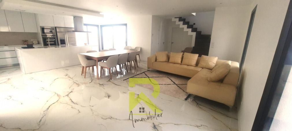 A louer MAISON  5 PIECES 132 M2  THEZAN LES BEZIERS