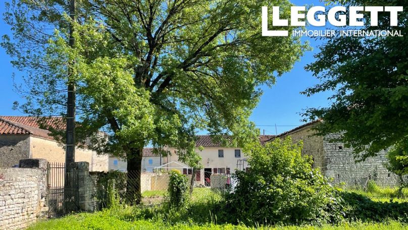 A louer LONGèRE  7 PIECES 103 M2  ROMAZIERES