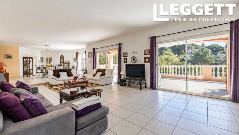 A vendre MAISON  7 PIECES 300 M2 BORD DE MER NICE