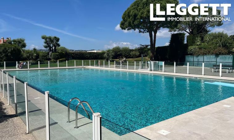 A louer APPARTEMENT T4 97 M2 BORD DE MER ANTIBES