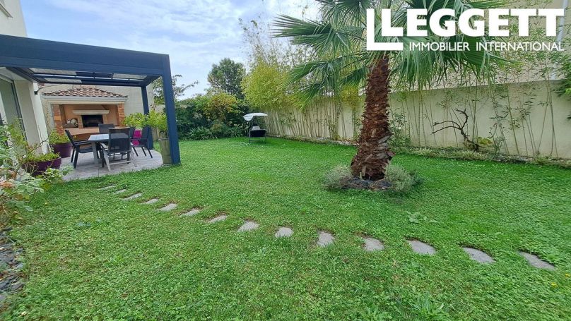 A louer MAISON  6 PIECES 200 M2  LE BOUSCAT