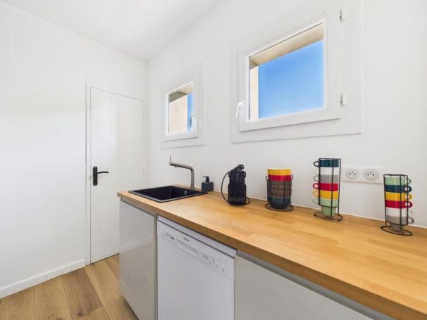 A louer APPARTEMENT T4 82 M2 BORD DE MER AJACCIO