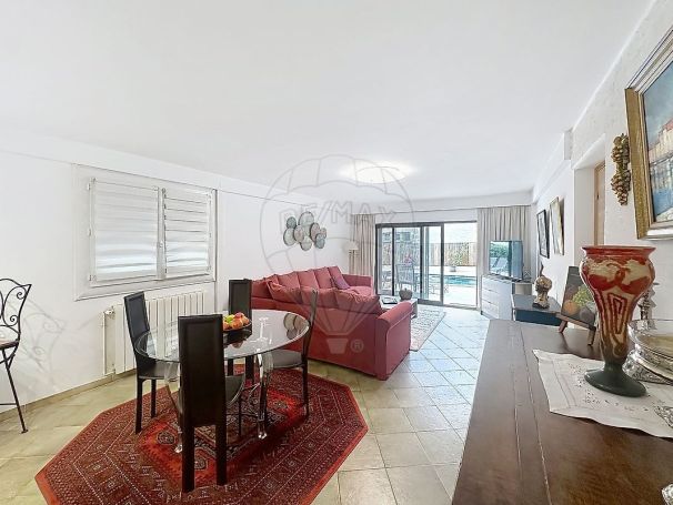 A louer MAISON  8 PIECES 204 M2  BAGNOLS SUR CEZE