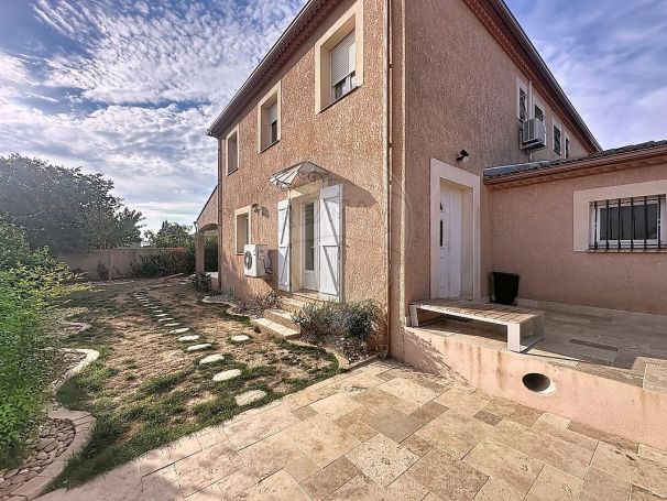 A louer MAISON  6 PIECES 106 M2  GARONS