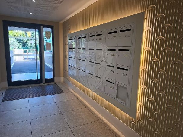 A louer STUDIO NEUF  35 M2 BORD DE MER VILLENEUVE LOUBET