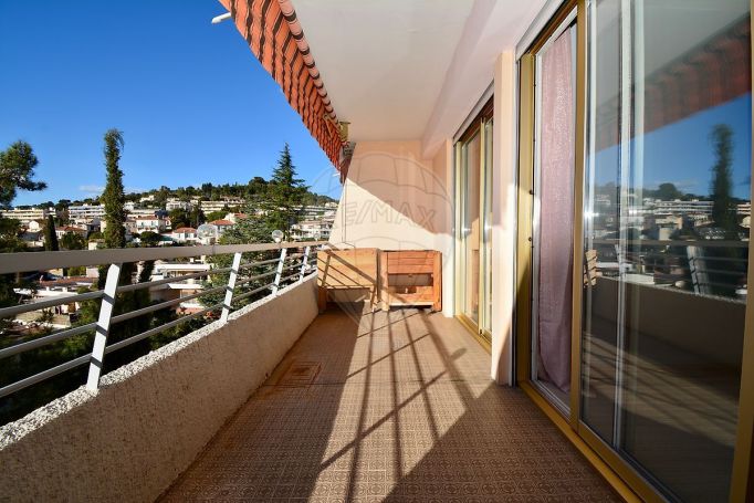 A louer APPARTEMENT NEUF T4 89 M2 BORD DE MER LE CANNET