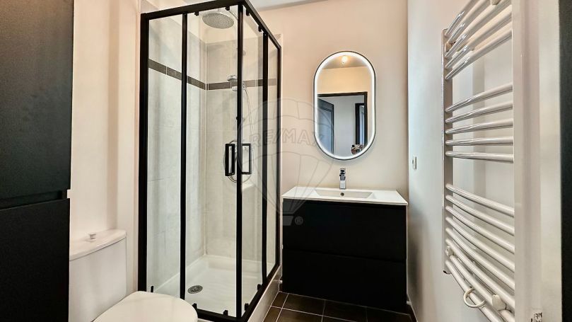 A louer PENTHOUSE T4 90 M2 TERRASSE VUE MER ANTIBES