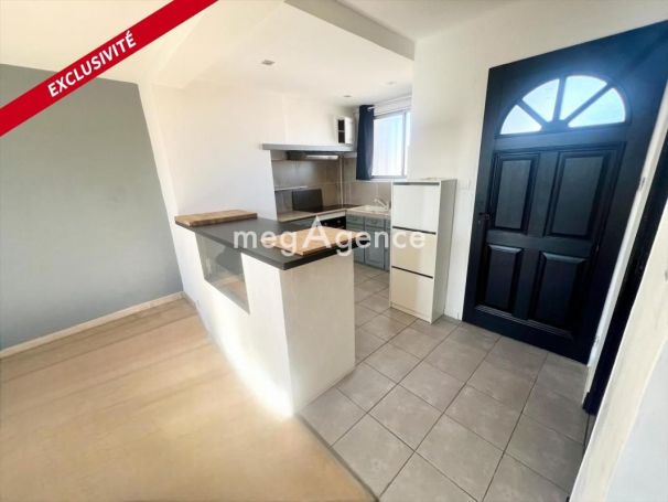 A louer APPARTEMENT T4 65 M2 BORD DE MER LA SEYNE SUR MER