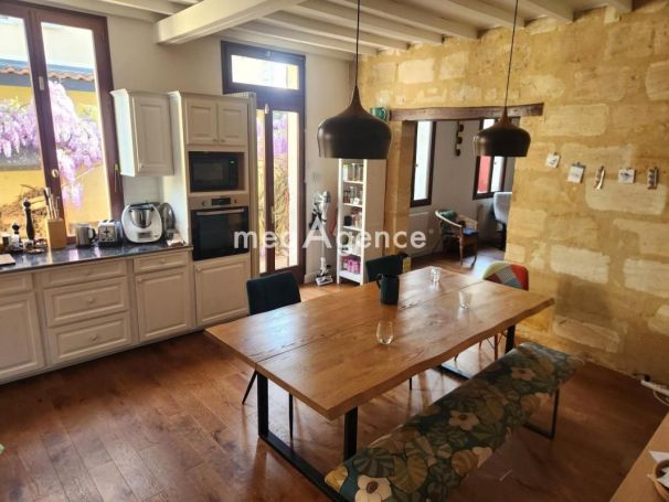 A louer MAISON  DE MAîTRE  BEGLES