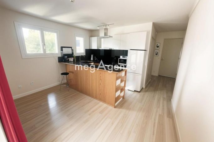 A louer APPARTEMENT T2 37 M2 BORD DE MER LA SEYNE SUR MER