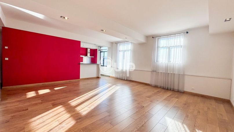 A louer APPARTEMENT T5 155 M2  LENS