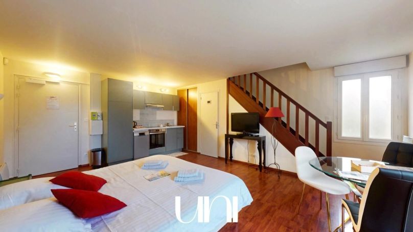 A louer APPARTEMENT DUPLEX T2 52 M2 BORD DE MER COLLEVILLE SUR MER