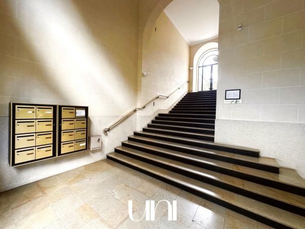 A louer APPARTEMENT T5 97 M2  CAEN