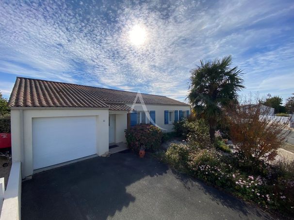 A vendre MAISON  4 PIECES 92 M2 BORD DE MER LONGEVILLE SUR MER