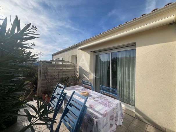 A vendre MAISON  4 PIECES 92 M2 BORD DE MER LONGEVILLE SUR MER