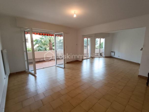 A louer APPARTEMENT T3 87 M2  LA VALETTE DU VAR