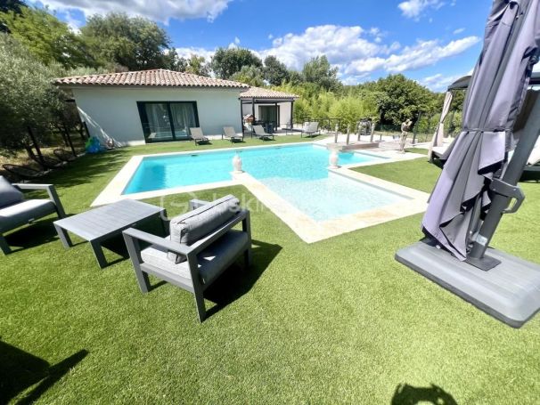 A louer MAISON  4 PIECES 145 M2  FLAYOSC