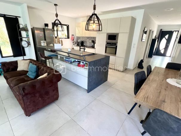 A louer MAISON  4 PIECES 145 M2  FLAYOSC