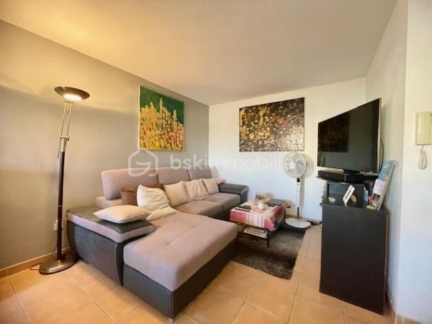 A louer APPARTEMENT T2 47 M2 TERRASSE  SAINT GILLES