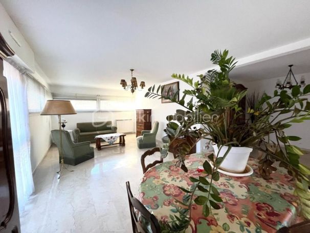 A louer APPARTEMENT T4 98 M2 TERRASSE  NIMES