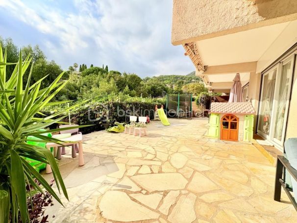 A louer APPARTEMENT T3 85 M2 TERRASSE  VENCE