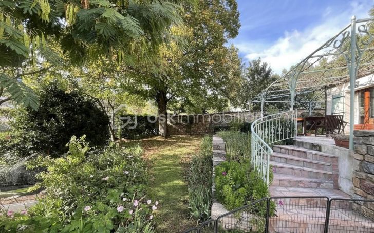 A louer MAISON  DE MAîTRE  MEOUNES LES MONTRIEUX