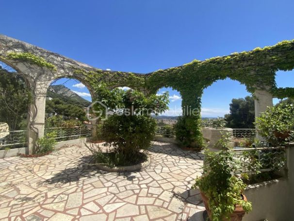 A louer MAISON  DE MAîTRE VUE MER TOULON