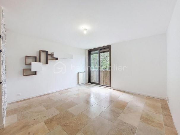 A louer APPARTEMENT T3 76 M2 BORD DE MER LA SEYNE SUR MER