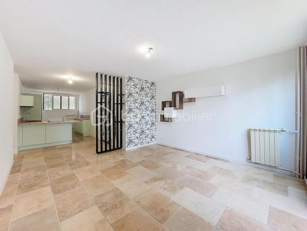 A louer APPARTEMENT T3 76 M2 BORD DE MER LA SEYNE SUR MER