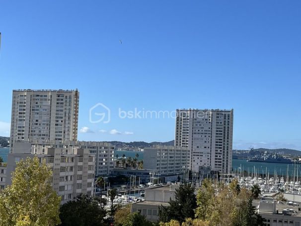 A louer APPARTEMENT T3 51 M2 BORD DE MER TOULON
