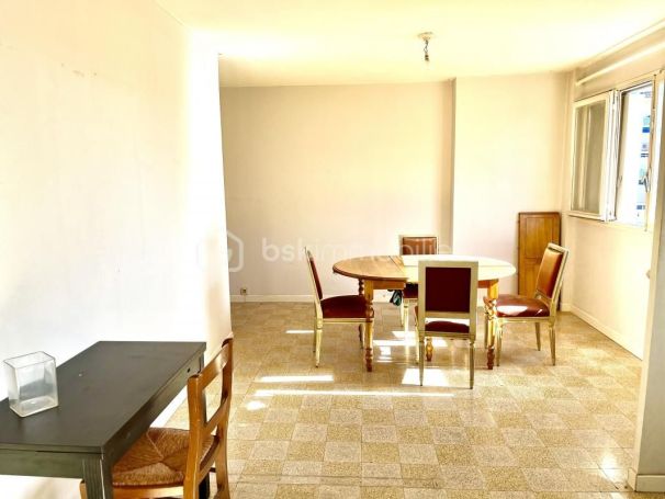 A louer APPARTEMENT T3 51 M2 BORD DE MER TOULON