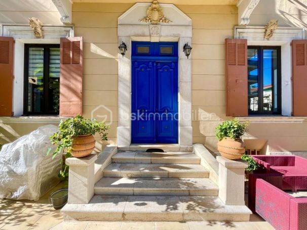 A louer APPARTEMENT  240 M2 TERRASSE BORD DE MER GOLFE JUAN