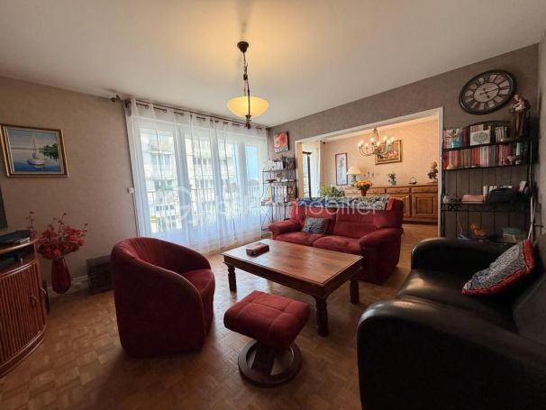 A louer APPARTEMENT T5 93 M2  CAEN