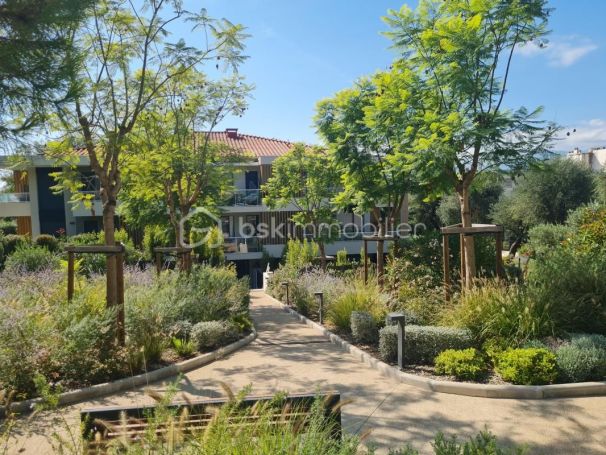 A louer STUDIO  26 M2 TERRASSE BORD DE MER NICE