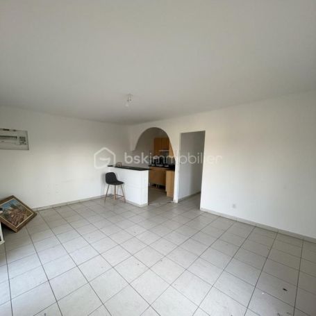 A louer APPARTEMENT T2 34 M2 TERRASSE BORD DE MER LA SEYNE SUR MER