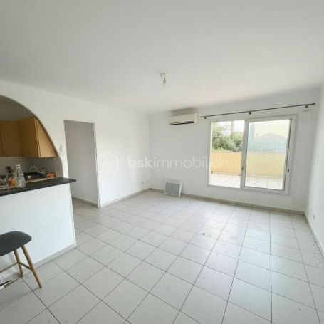 A louer APPARTEMENT T2 34 M2 TERRASSE BORD DE MER LA SEYNE SUR MER