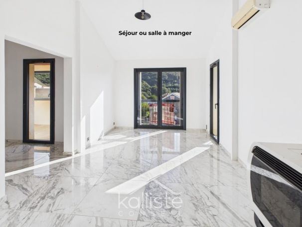 A louer APPARTEMENT T5 89 M2 BORD DE MER CAURO