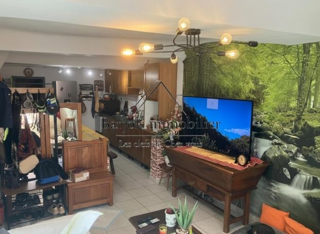 A louer APPARTEMENT T3 62 M2  VARAGES