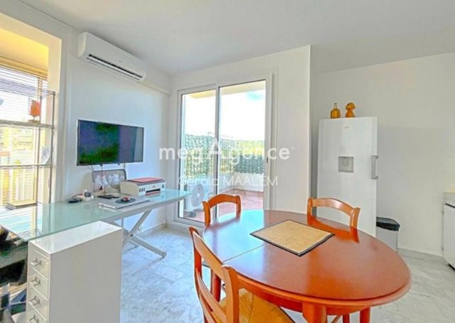 A louer APPARTEMENT T2 41 M2 TERRASSE BORD DE MER SAINT RAPHAEL
