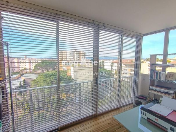 A louer APPARTEMENT T2 41 M2 TERRASSE BORD DE MER SAINT RAPHAEL