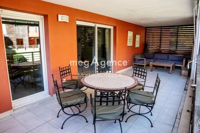 A louer APPARTEMENT DE PRESTIGE T2 57 M2 TERRASSE BORD DE MER AGAY