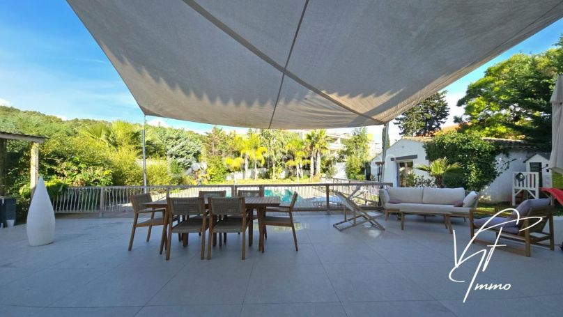 A louer MAISON  CONTEMPORAINE BORD DE MER SIX FOURS LES PLAGES