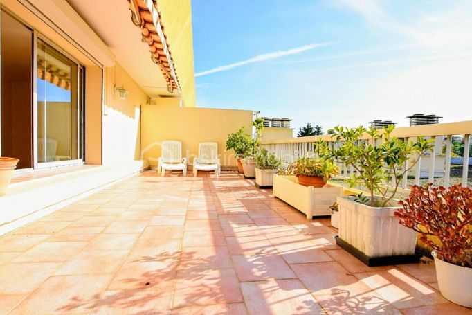 A louer APPARTEMENT NEUF T3 62 M2 TERRASSE VUE MER ANTIBES