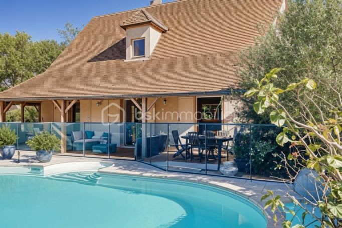 A louer MAISON  DE MAîTRE  COUTRAS