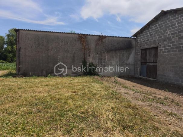 A vendre LOFT  3 PIECES 315 M2  SAINT MEDARD DE GUIZIERES