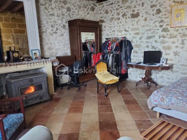 A louer GîTE  PUJOLS
