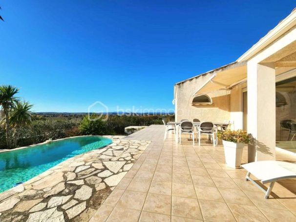 A vendre MAISON  5 PIECES 149 M2  CASTELNAU DE GUERS